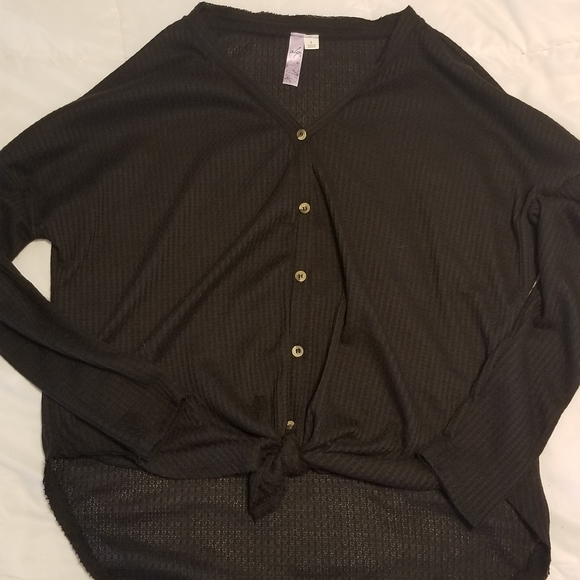 Long sleeve black shirt - Picture 1 of 1